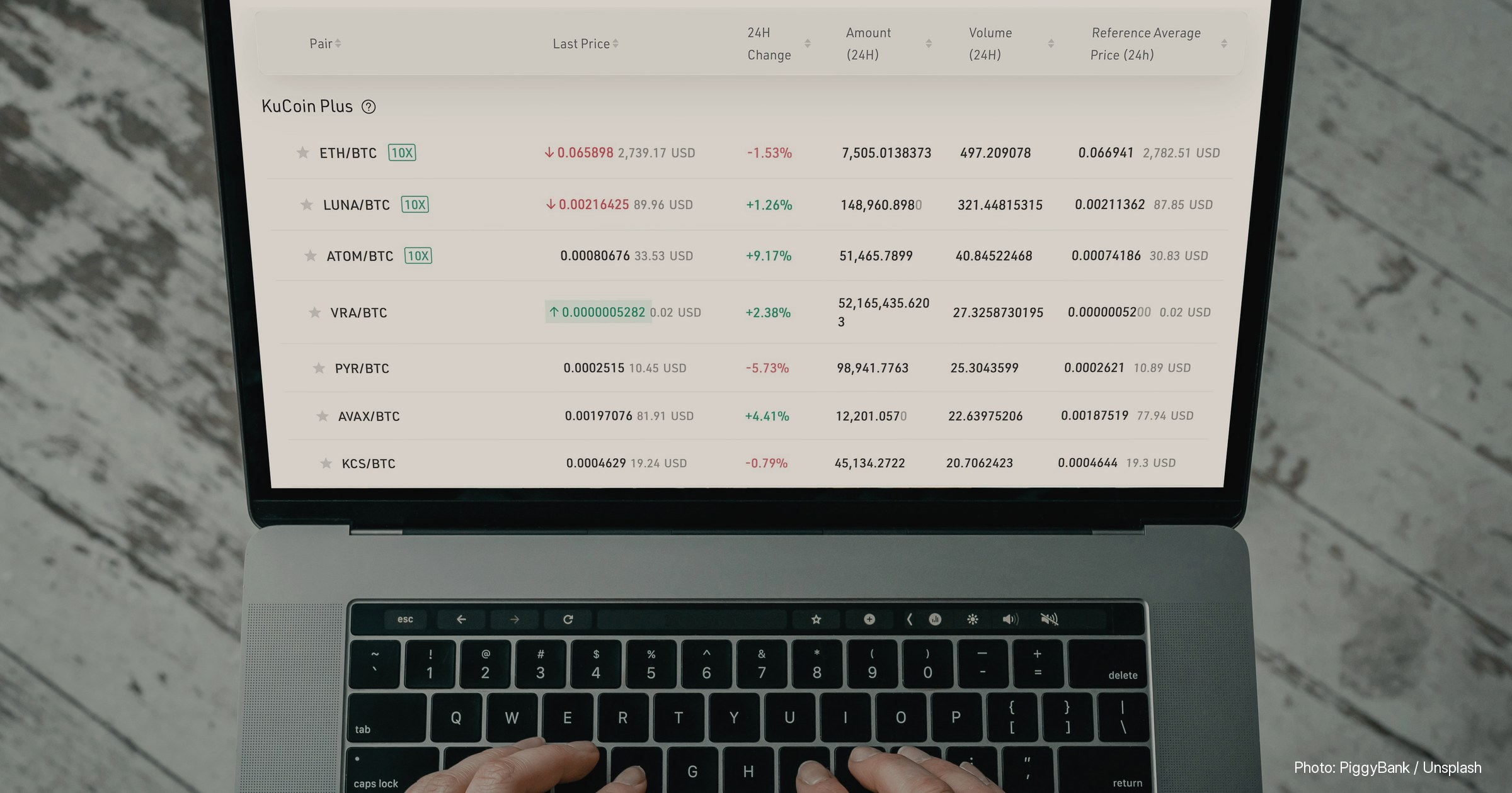 Stock photograph illustrating: Coinbase Tokenized Stock Figures: $262M vs $20M Dispute