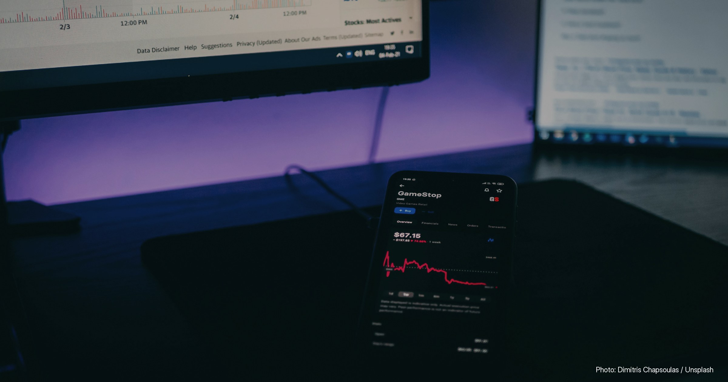 Stock photograph illustrating: Tokenized Stock Holder Count Shifts Back to Solana, Ahead of Robinhood, Since July